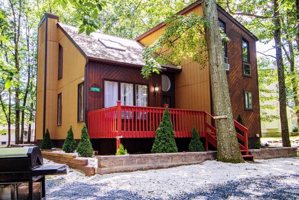 Entire 3 Bedroom Adventure Chalet, Near The Best Of The Poconos Ийст Страудсбърг Екстериор снимка