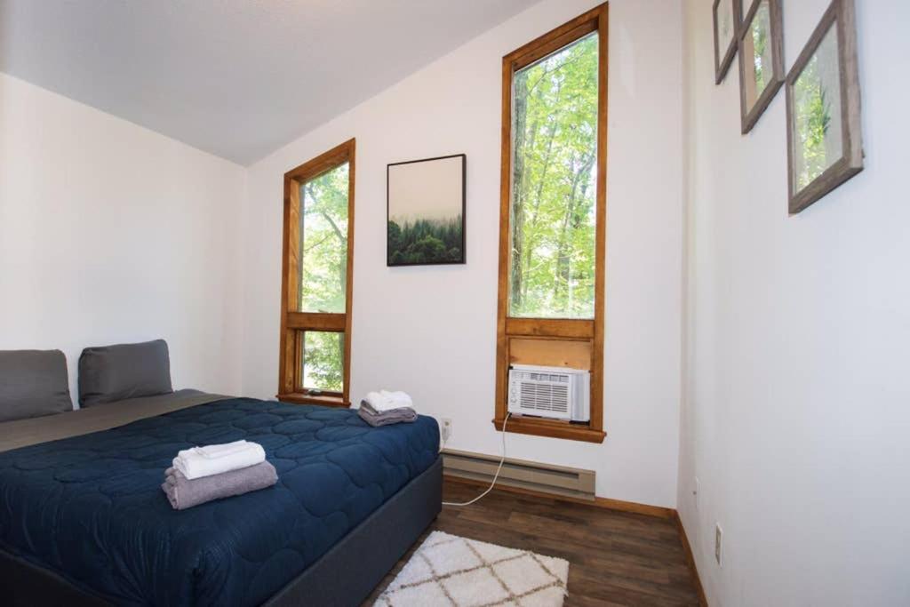 Entire 3 Bedroom Adventure Chalet, Near The Best Of The Poconos Ийст Страудсбърг Екстериор снимка