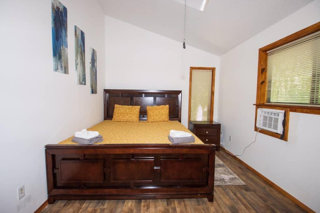 Entire 3 Bedroom Adventure Chalet, Near The Best Of The Poconos Ийст Страудсбърг Екстериор снимка